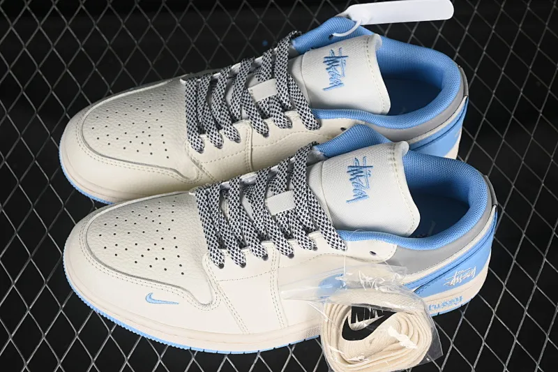 All categories Air Jordan Jordan series basketball shoes Air Jordan 1 Low High-end customized low-top sneakers Air Jordan 1 Low AJ1 Joe 1 Stucci co-branded white and blue three-dimensional hook High-end customized low-top retro basketball shoes XS6086-559